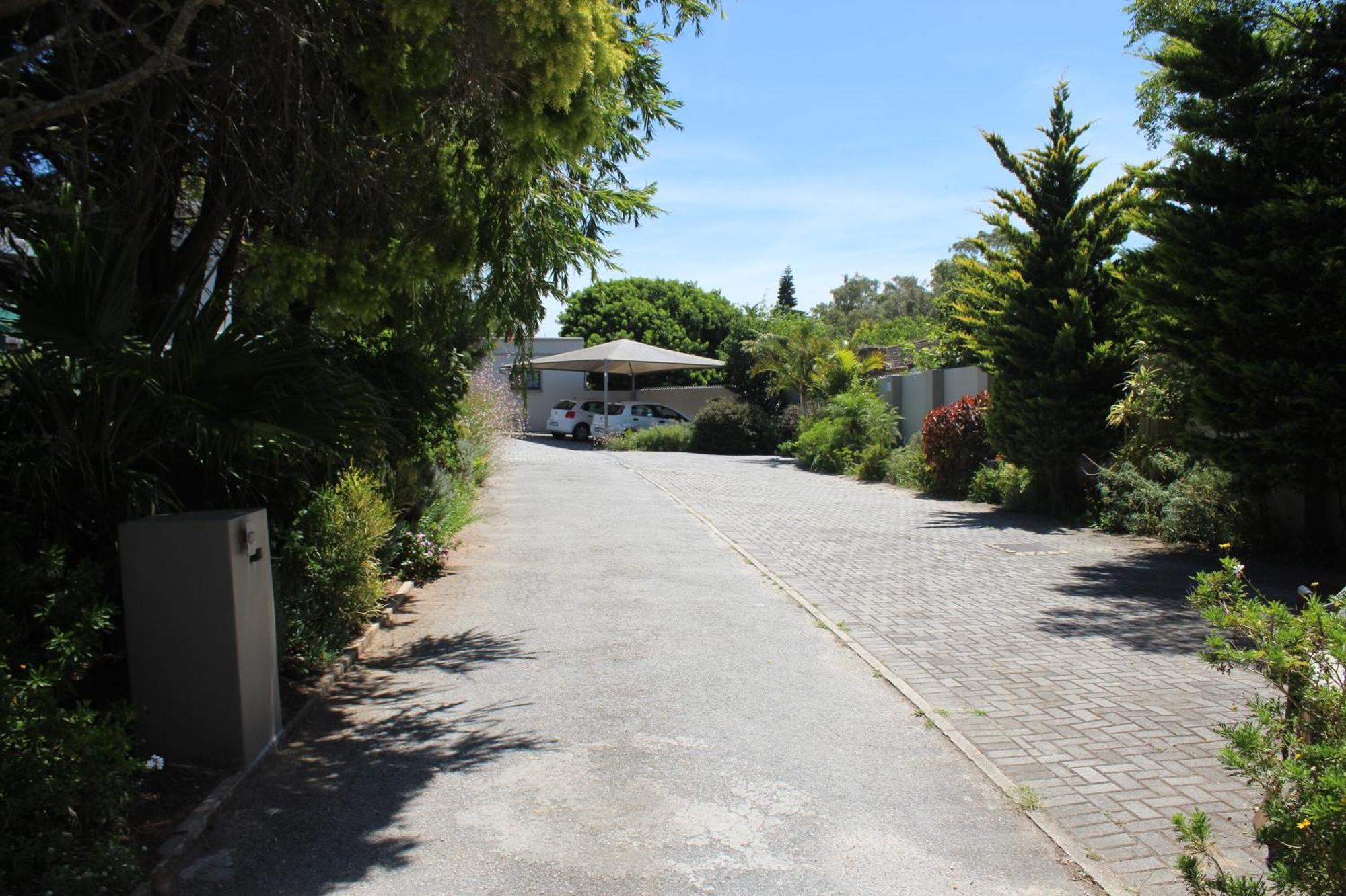 Sir Roys Guest House Port Elizabeth Exterior photo